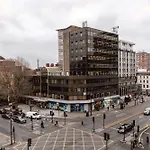Bright Apartment Near Hyde Park