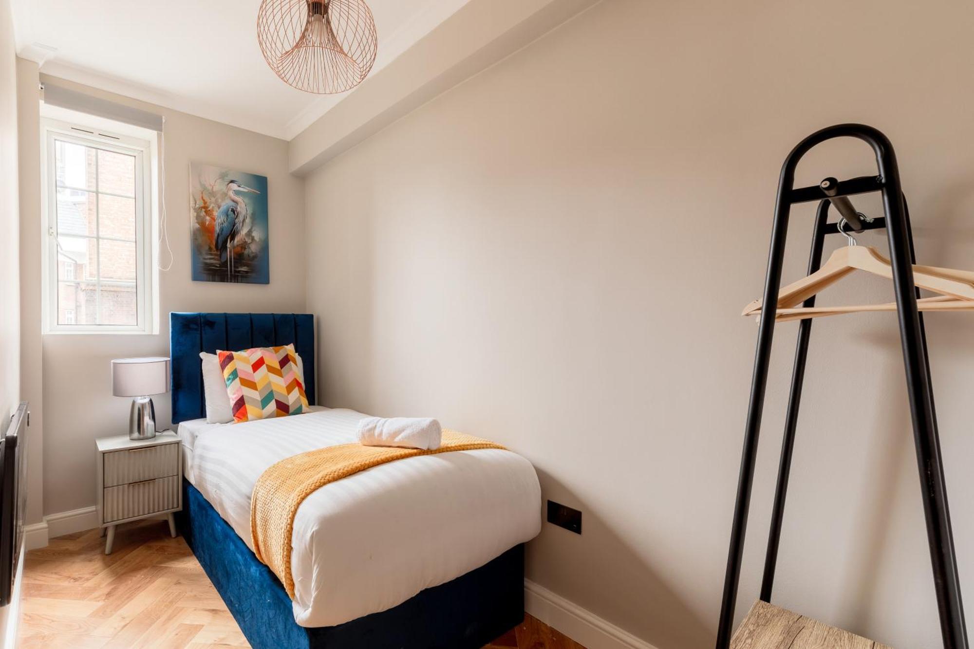 Bright Near Hyde Park Apartment London