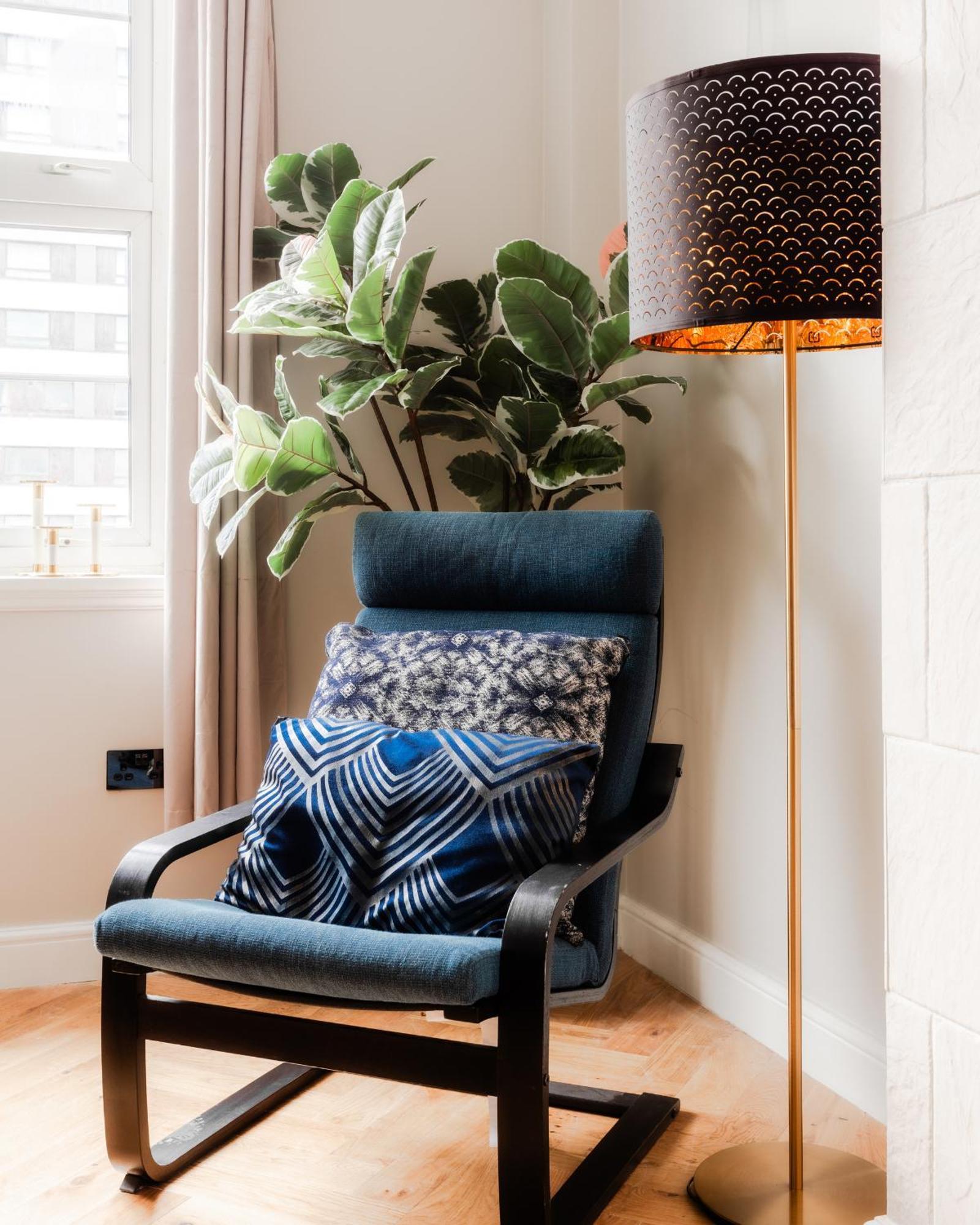 Bright Near Hyde Park Apartment